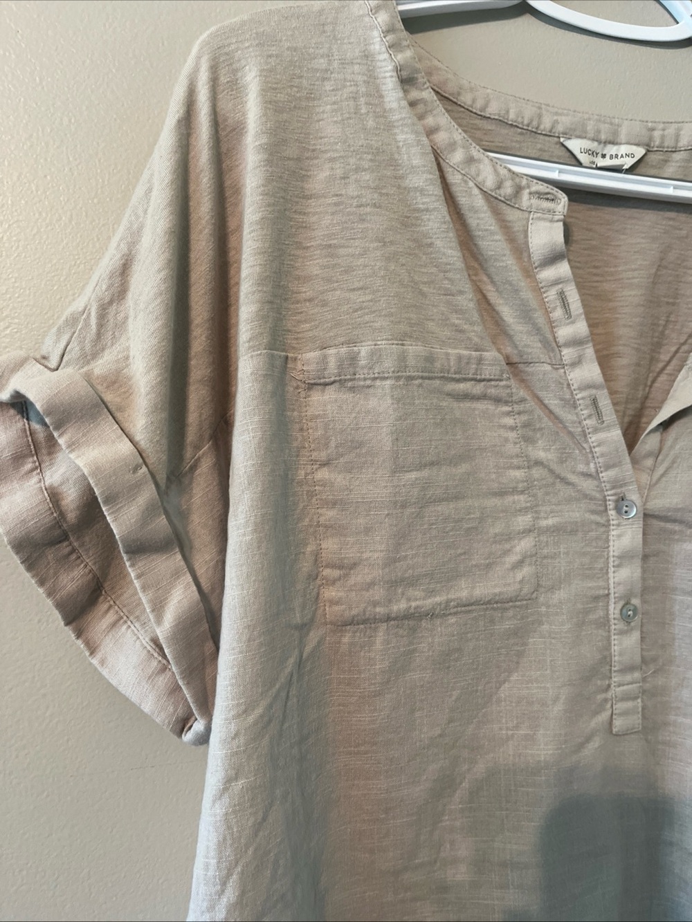 Lucky Brand Womens Henley Short Sleeve Top Tan XL Cuffed Sleeve Lightweight - Picture 2 of 5